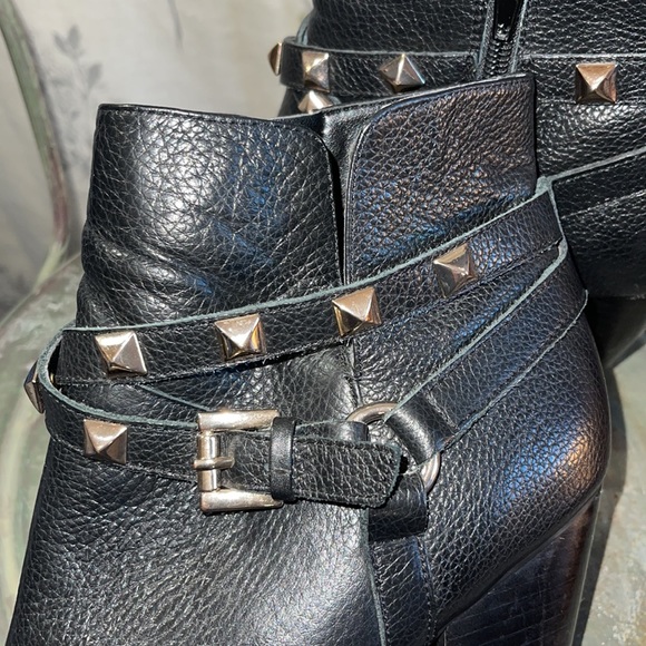 GUESS Fran Studded leather ankle boots with gold studs - Picture 4 of 7